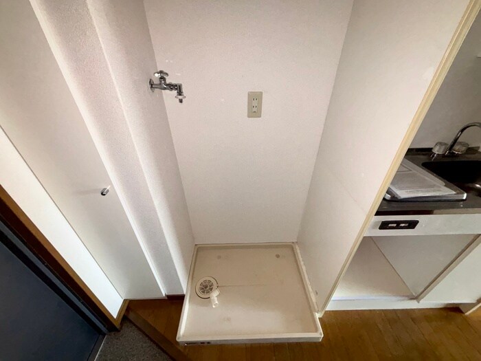 物件内観写真20　(洗濯機置場)