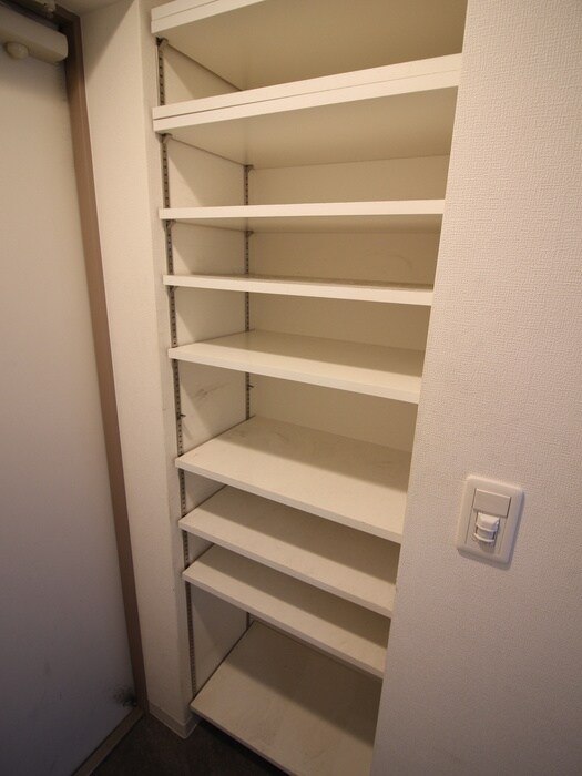 物件内観写真8　(靴箱)