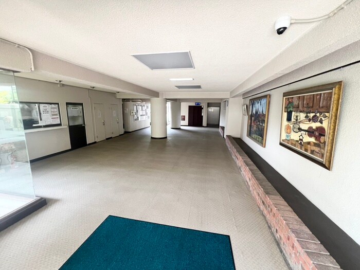 物件外観写真4　(エントランス部分)