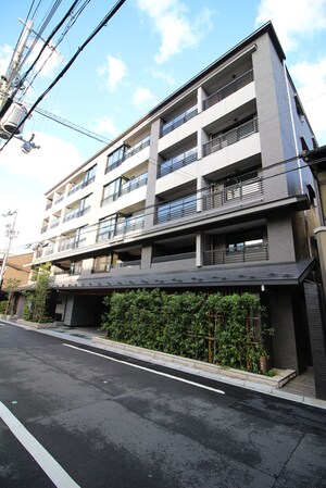 ｻﾞ･ﾊﾟｰｸﾊｳｽ三条油小路(108)外観写真