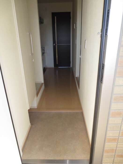 物件内観写真7　(玄関)