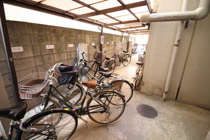物件外観写真5　(駐輪場)