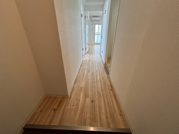 物件内観写真12　(廊下)