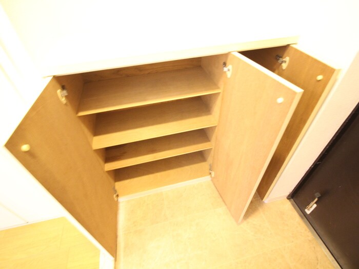 物件内観写真16　(靴箱)