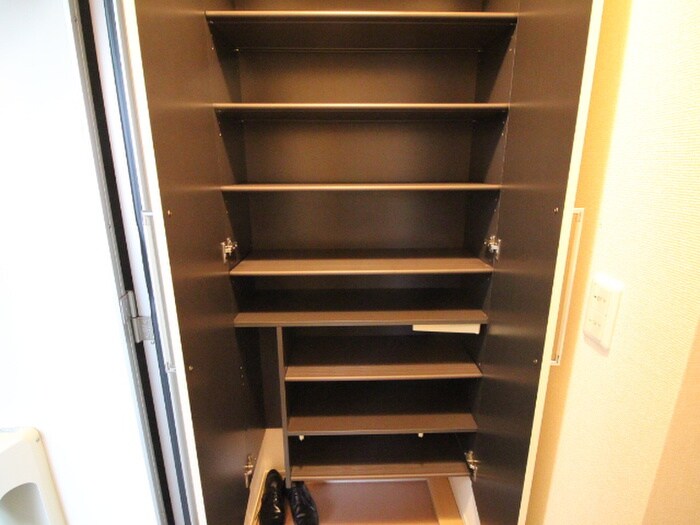 物件内観写真9　(靴箱)