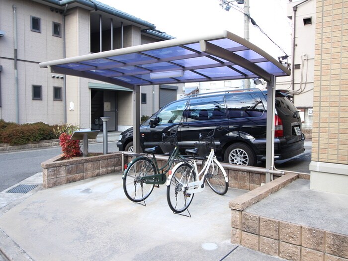 物件外観写真3　(駐輪場)