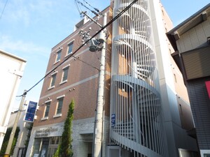 アベニュ－甲子園口外観写真
