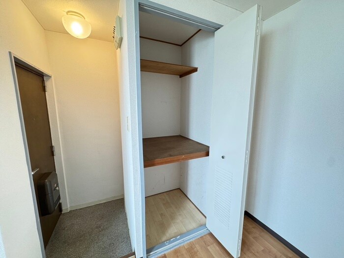 物件内観写真13　(収納)