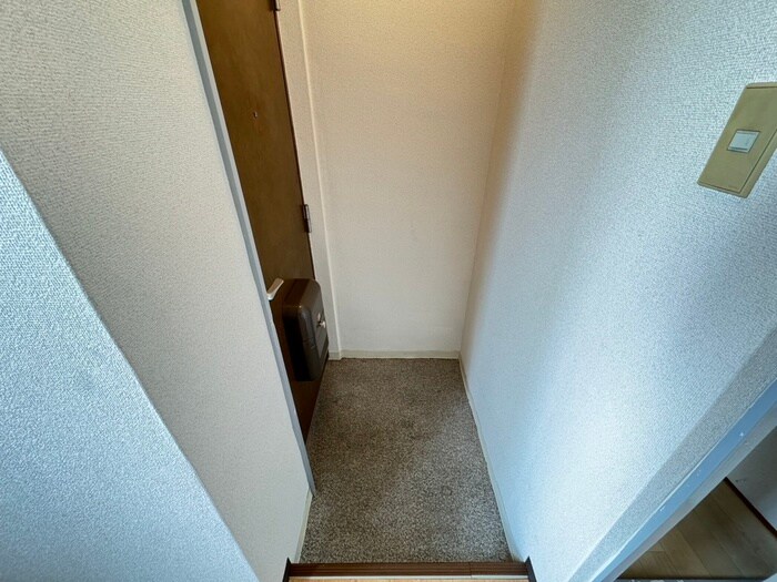 物件内観写真14　(玄関)