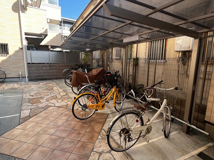 物件外観写真3　(駐輪場)