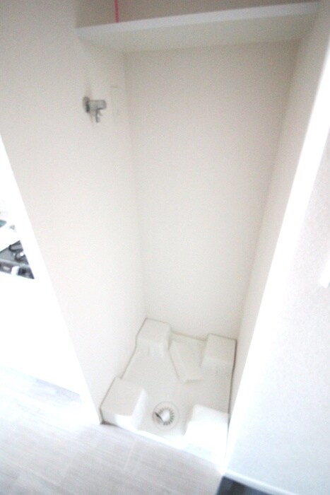 物件内観写真10　(洗濯機置場)