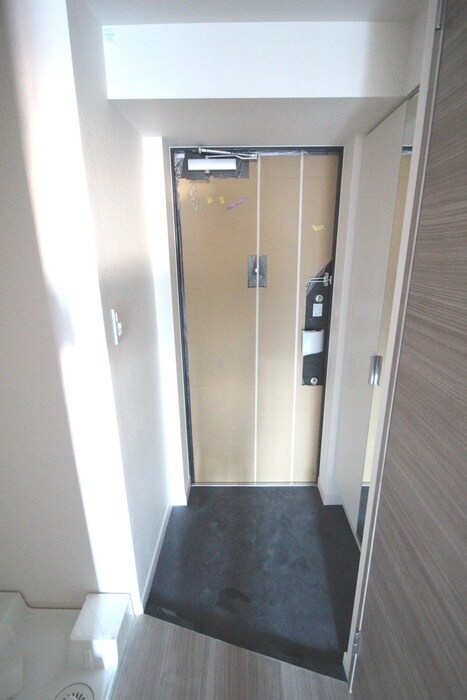 物件内観写真16　(玄関)