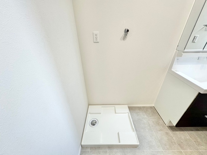 物件内観写真12　(洗濯機置場)