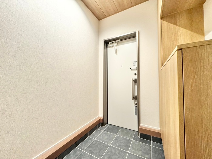 物件内観写真21　(玄関)