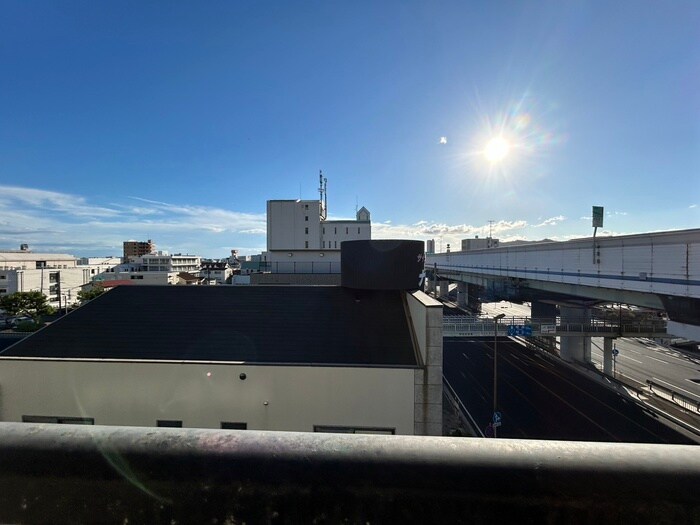 物件内観写真13　(室内からの展望)