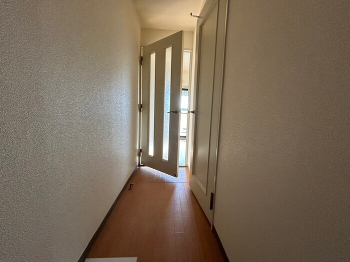 物件内観写真18　(廊下)