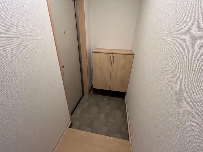 物件内観写真16　(玄関)