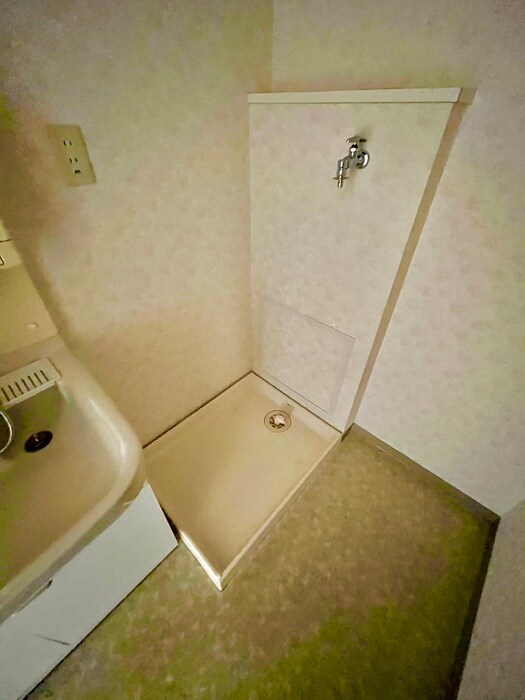 物件内観写真12　(洗濯機置場)