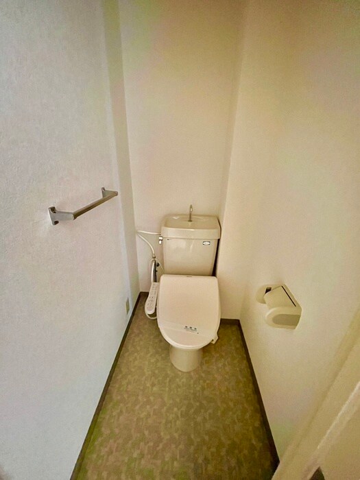 物件内観写真14　(トイレ)