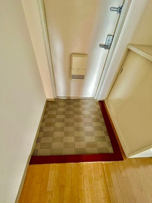 物件内観写真19　(玄関)