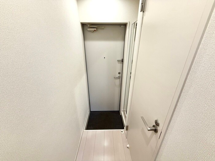 物件内観写真7　(玄関)