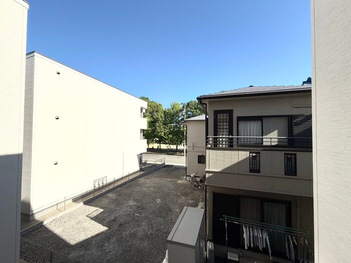 物件内観写真16　(室内からの展望)