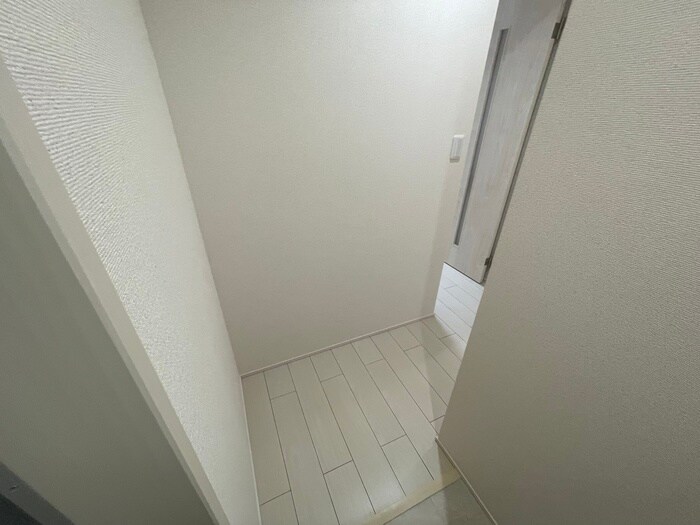 物件内観写真16　(廊下)