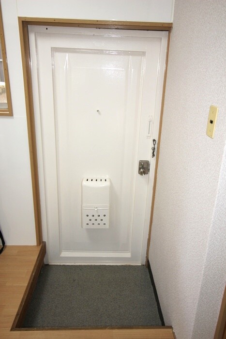 物件内観写真11　(玄関)