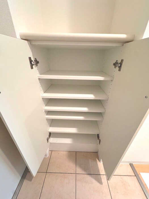 物件内観写真17　(靴箱)