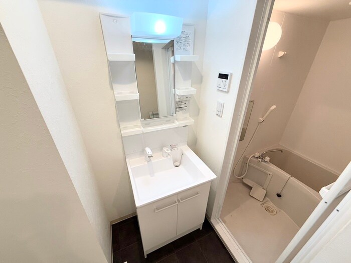 物件内観写真11　(洗面)