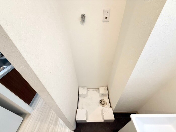 物件内観写真12　(洗濯機置場)