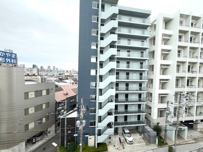 物件内観写真16　(室内からの展望)