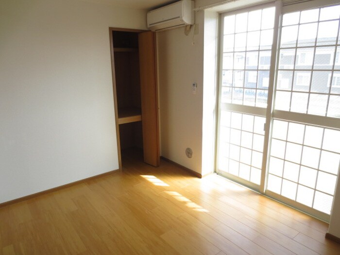 物件内観写真9　(居室)