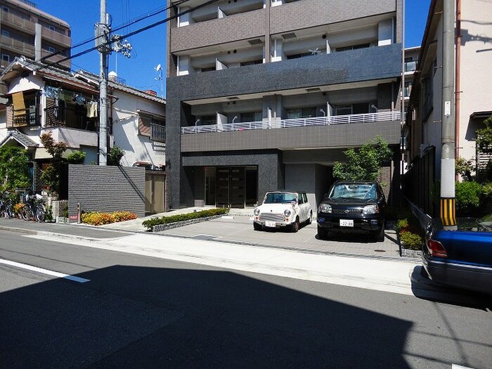 物件外観写真5　(駐車場)