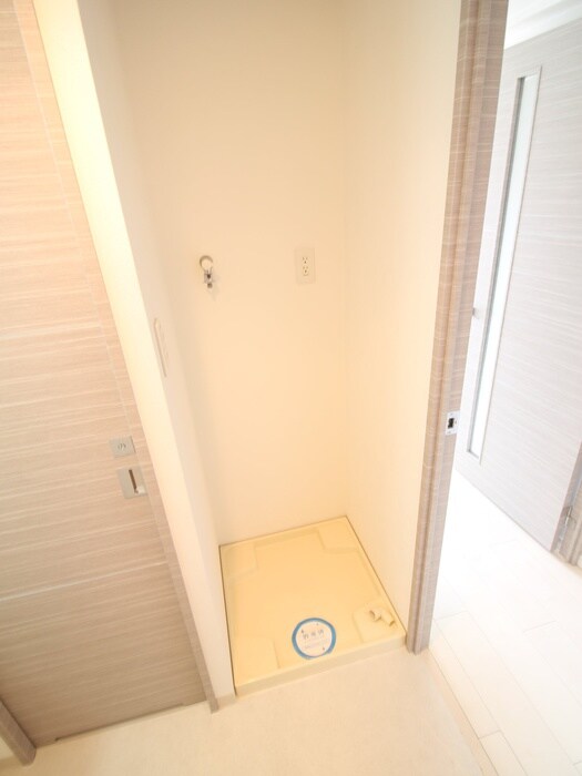 物件内観写真10　(洗濯機置場)