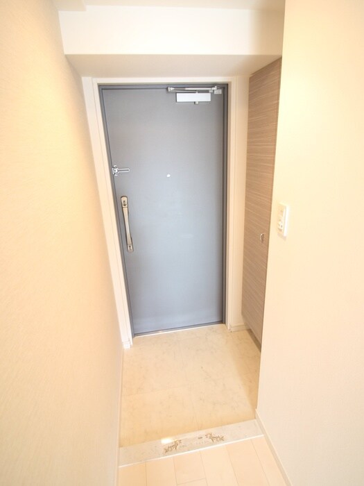 物件内観写真16　(玄関)