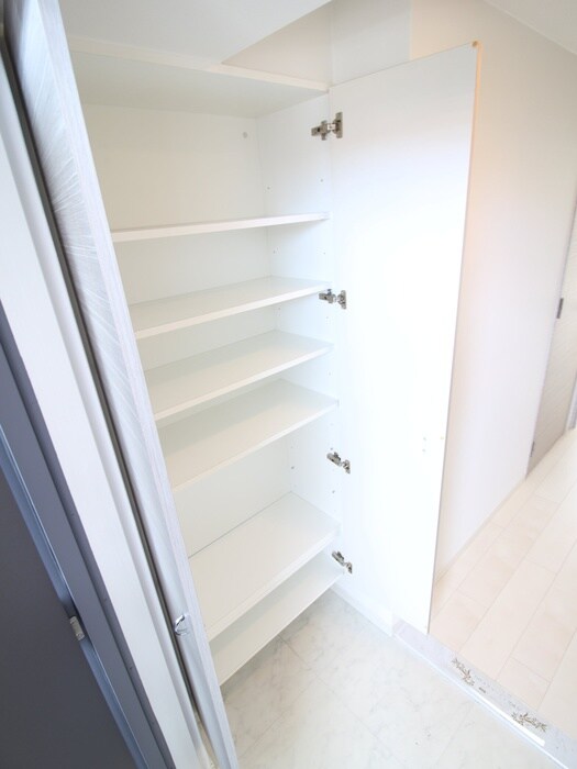 物件内観写真18　(靴箱)