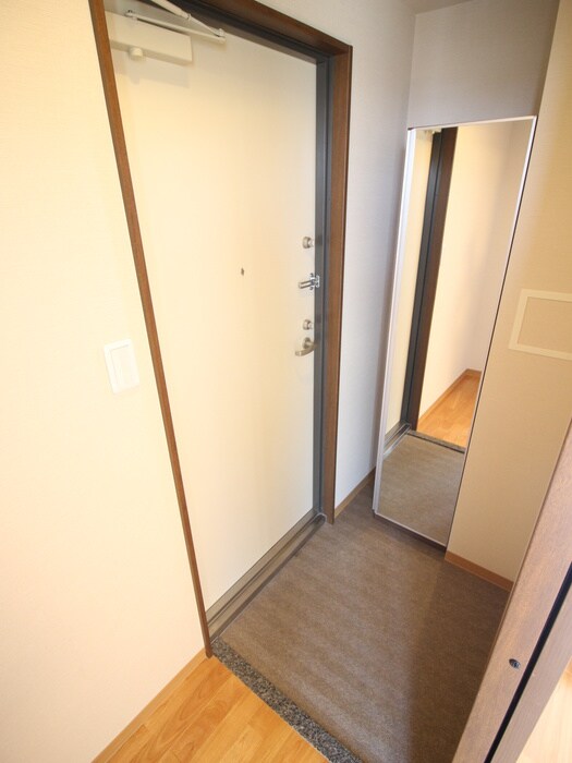 物件内観写真7　(玄関)