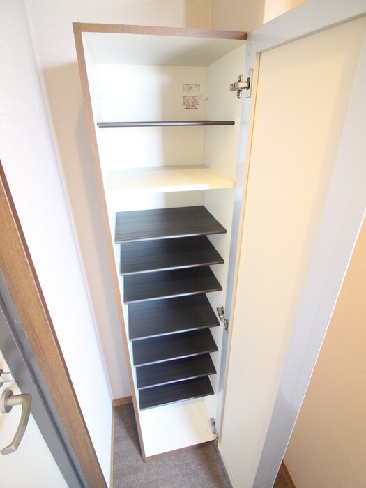 物件内観写真8　(靴箱)