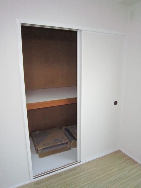 物件内観写真13　(収納)