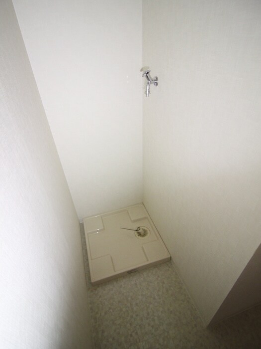 物件内観写真13　(洗濯機置場)