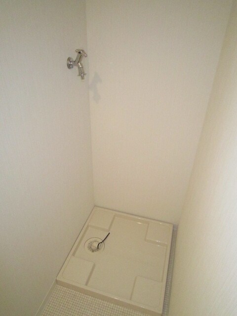 物件内観写真14　(洗濯機置場)