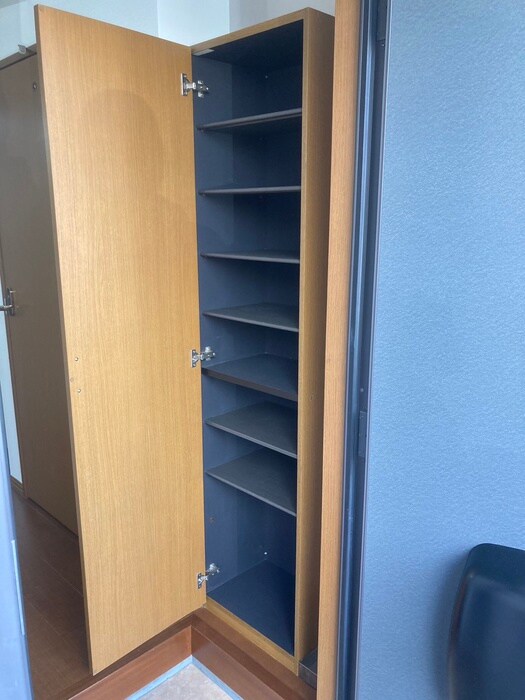 ロワールＴの靴箱