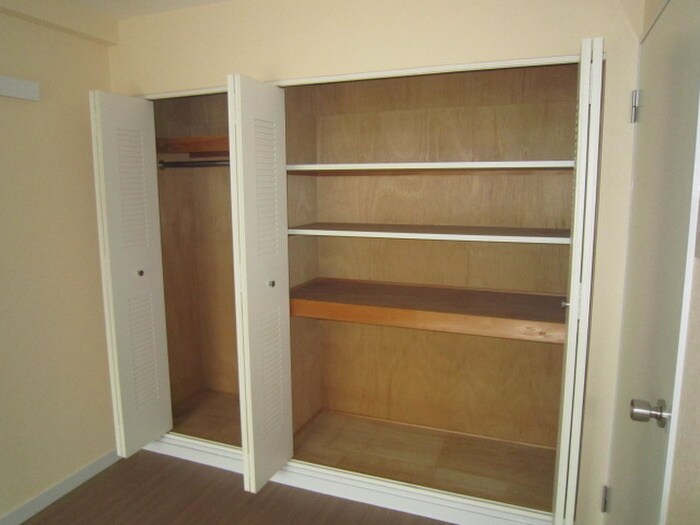 物件内観写真12　(収納)