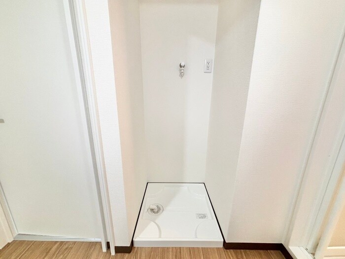 物件内観写真17　(洗濯機置場)