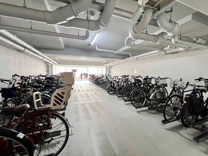 物件外観写真6　(駐輪場)