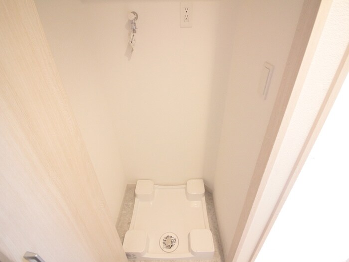 物件内観写真14　(洗濯機置場)