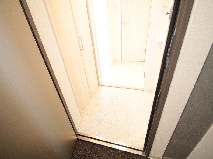 物件内観写真18　(玄関)