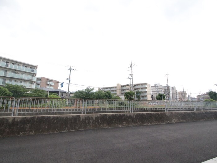 物件内観写真20　(室内からの展望)