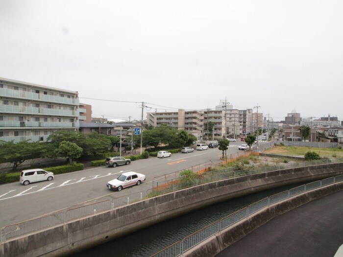 物件内観写真20　(室内からの展望)